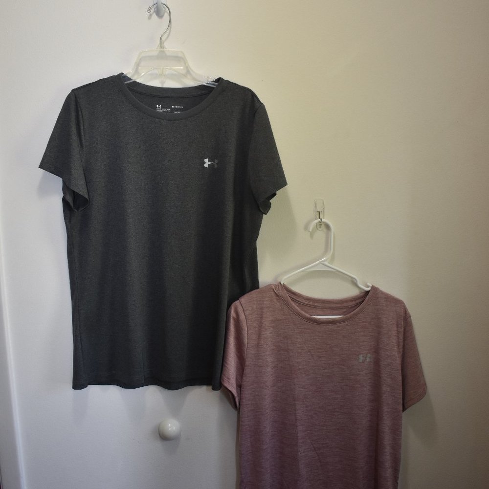 bundle of two Under armour loose fit athletic shirts. size XL